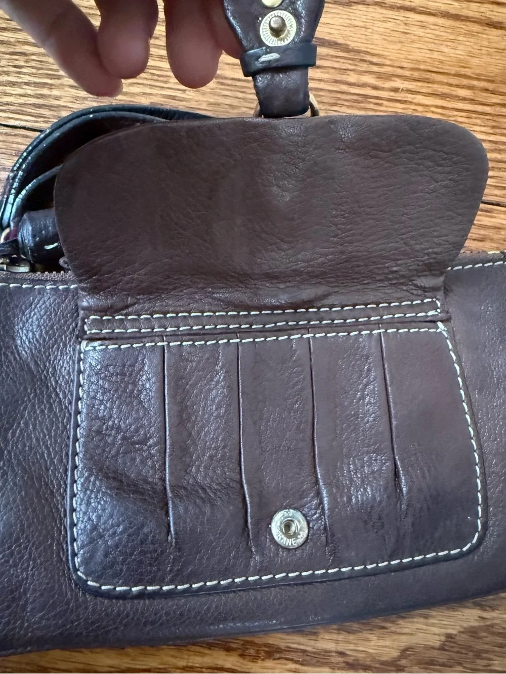 Vintage Y2K Juicy Couture Brown Leather Wristlet Clutch with Logo Medallion - Picture 4 of 8